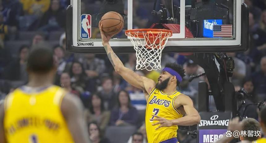 湖人碾压爵士，武切维奇高光表现