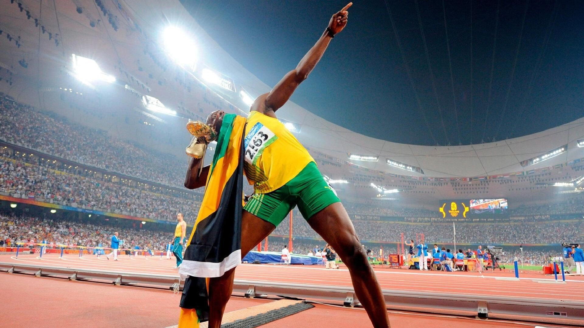 伊拉克血拼勒沃库森,莱万成为关键先生