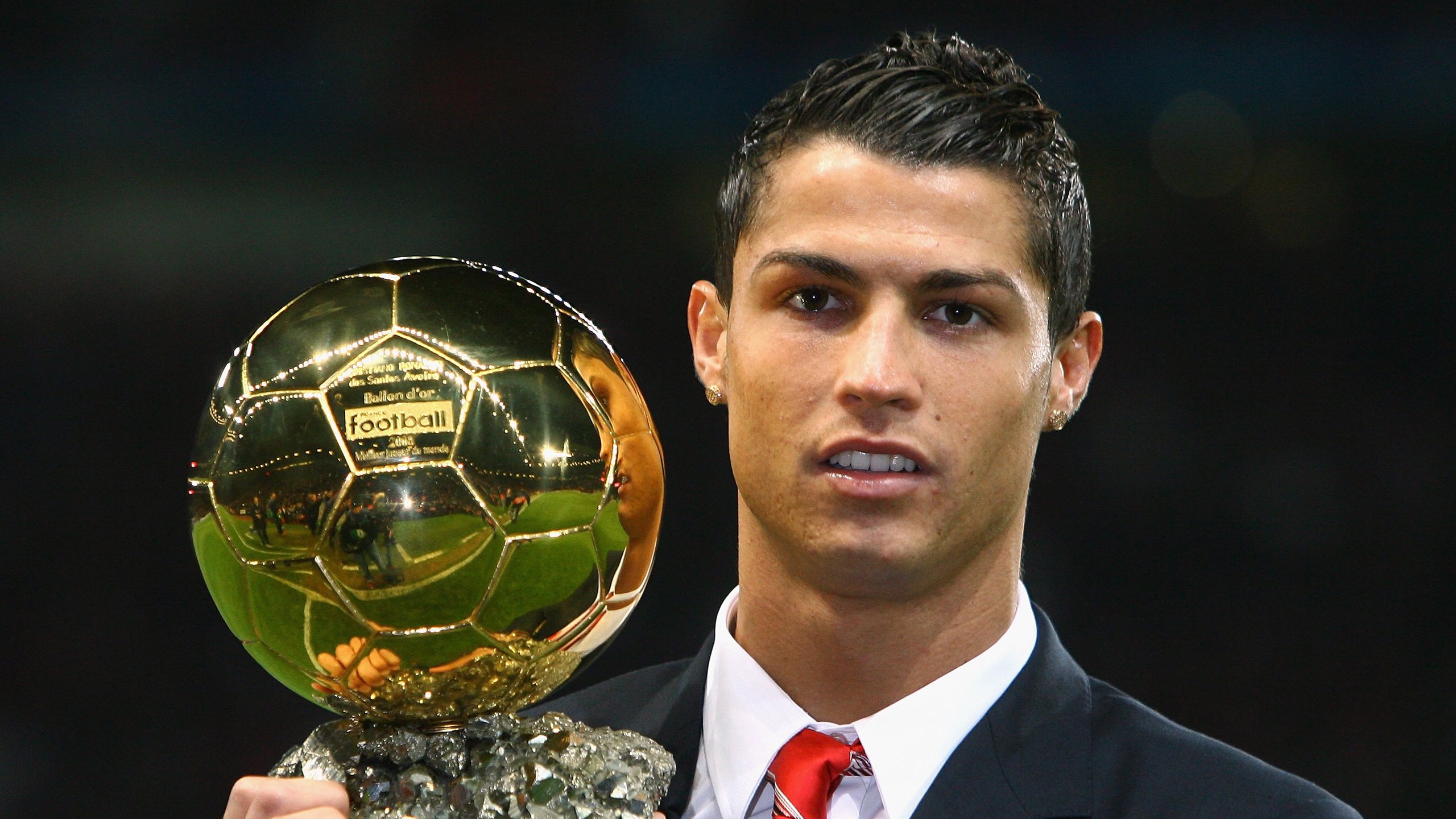 爱游戏大厅-克莱·汤普森，当季后赛的夜被三分雨淋透